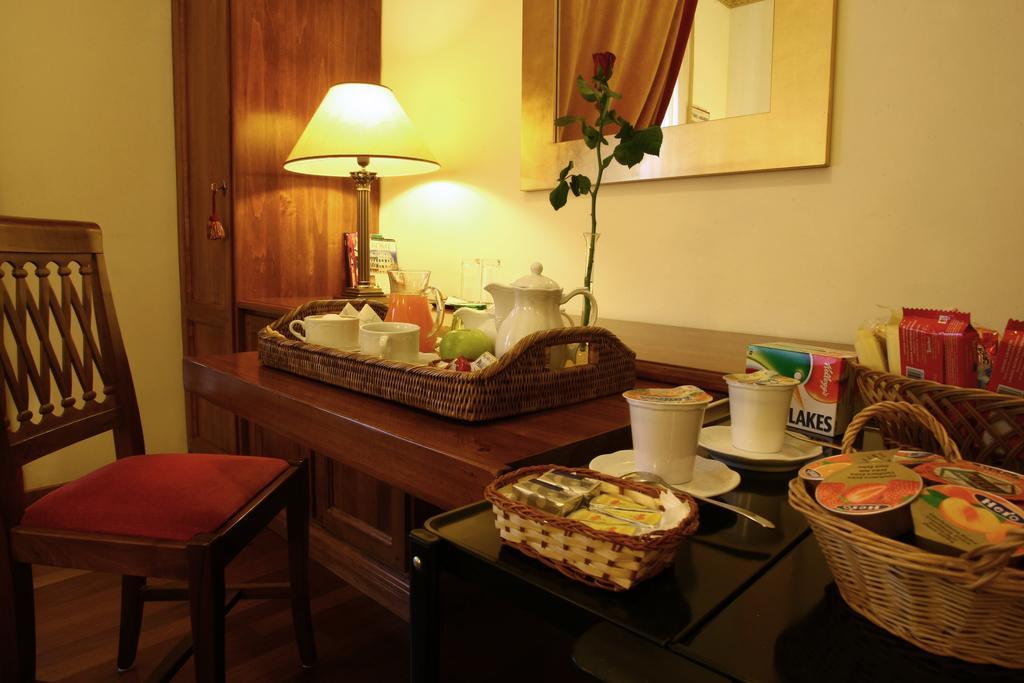 Bed and Breakfast Al Colonnato Di San Pietro Рим Экстерьер фото