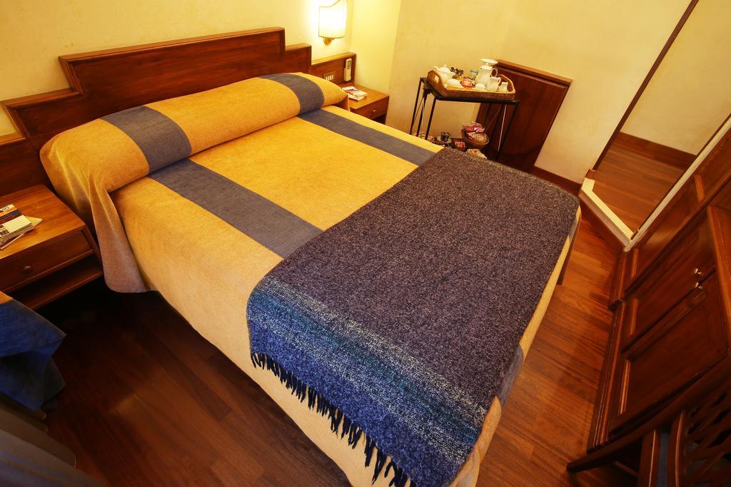 Bed and Breakfast Al Colonnato Di San Pietro Рим Экстерьер фото