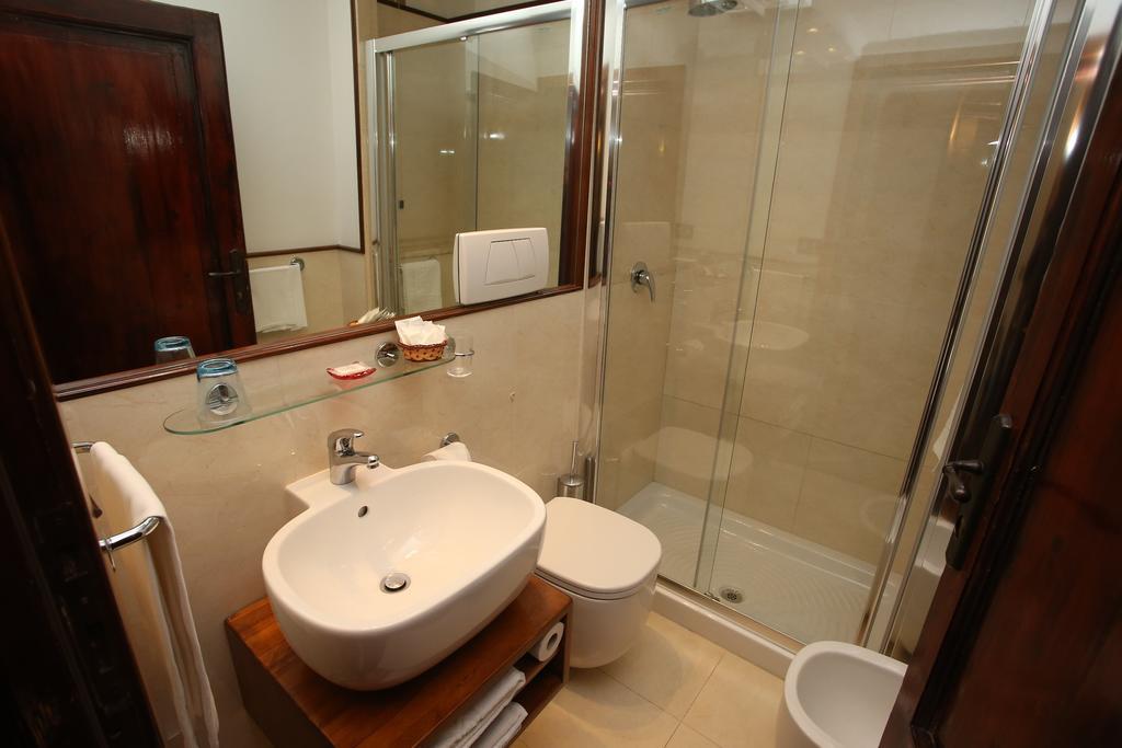 Bed and Breakfast Al Colonnato Di San Pietro Рим Экстерьер фото