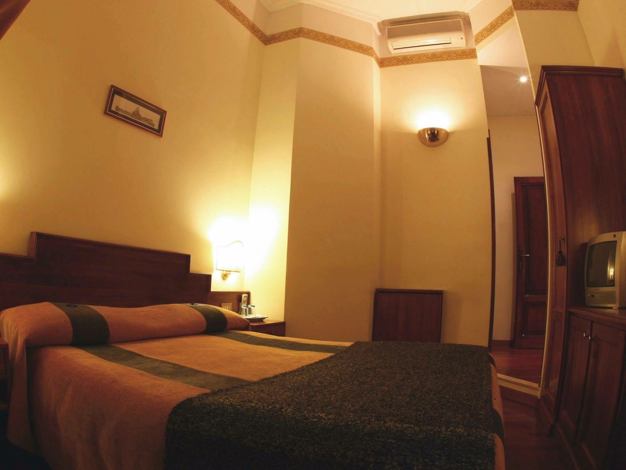 Bed and Breakfast Al Colonnato Di San Pietro Рим Экстерьер фото