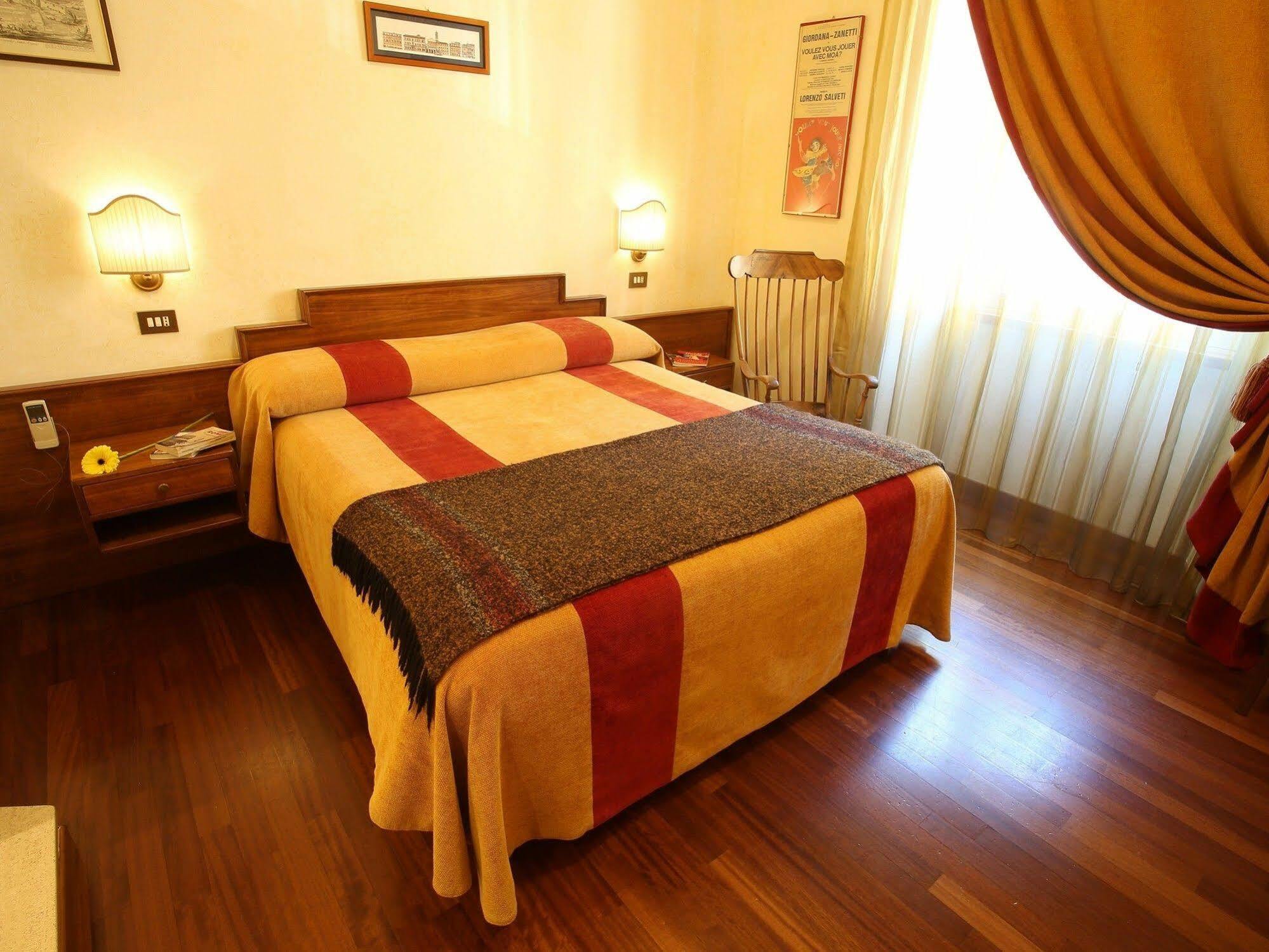 Bed and Breakfast Al Colonnato Di San Pietro Рим Экстерьер фото
