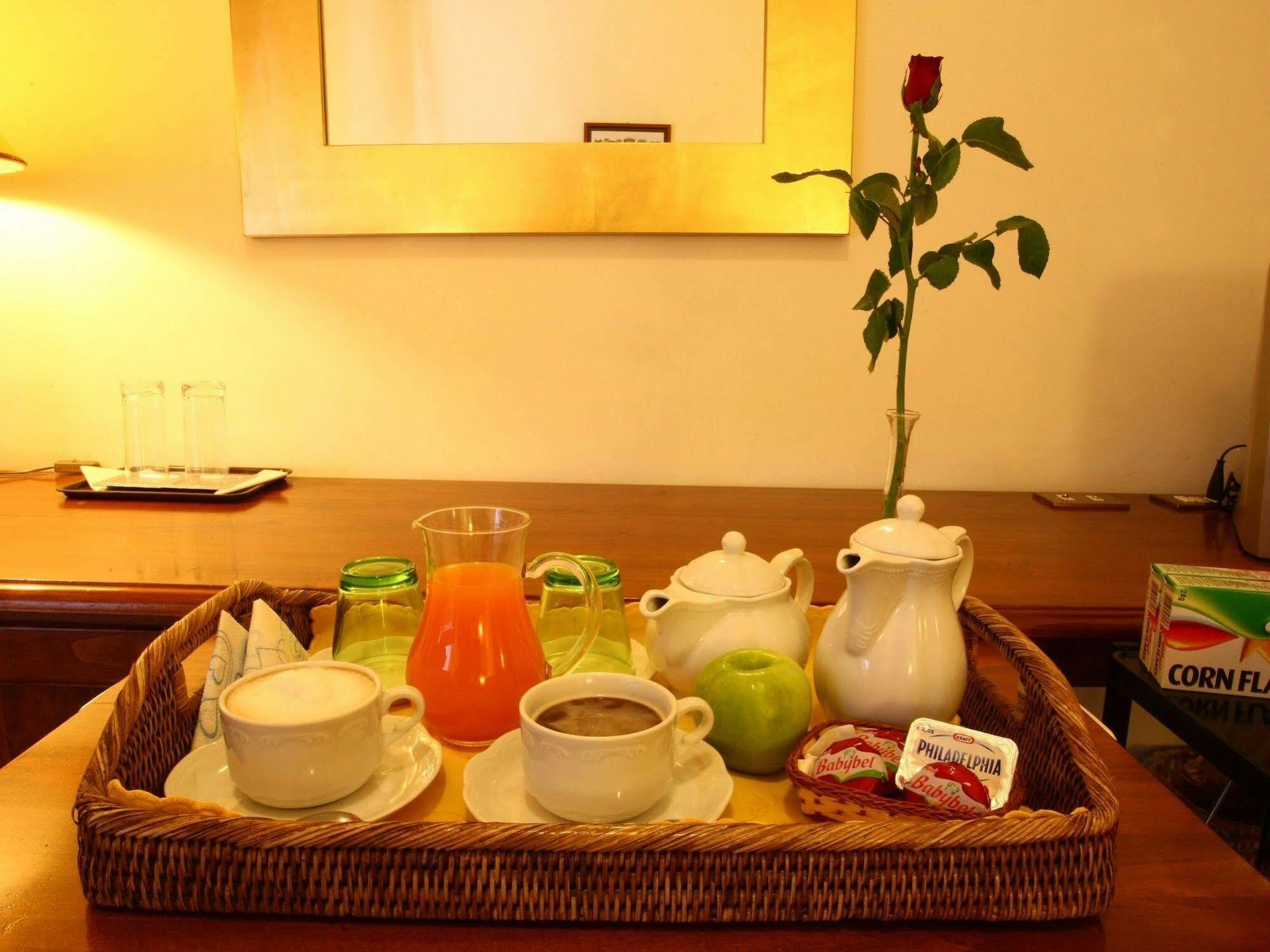 Bed and Breakfast Al Colonnato Di San Pietro Рим Экстерьер фото