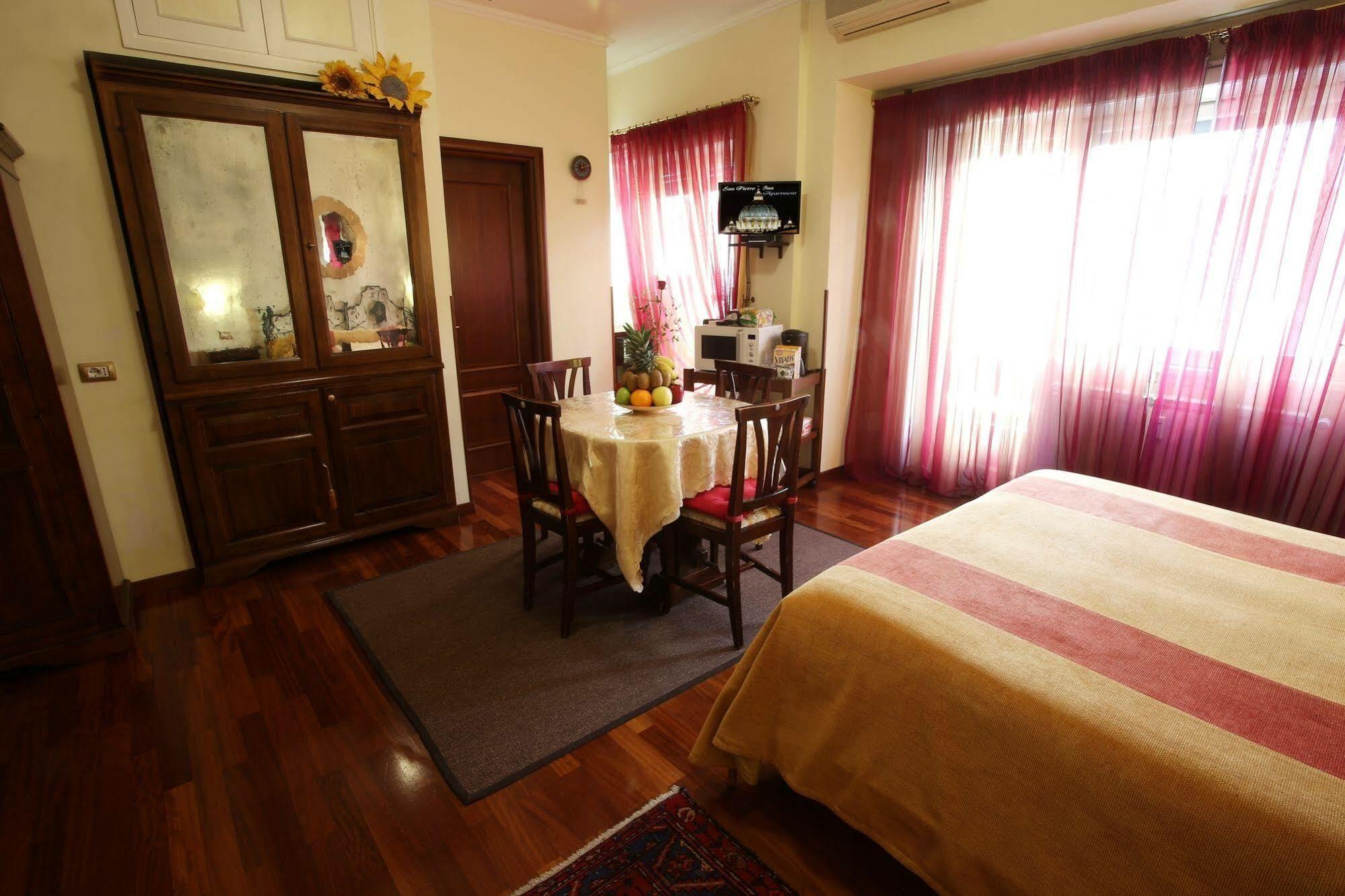 Bed and Breakfast Al Colonnato Di San Pietro Рим Экстерьер фото